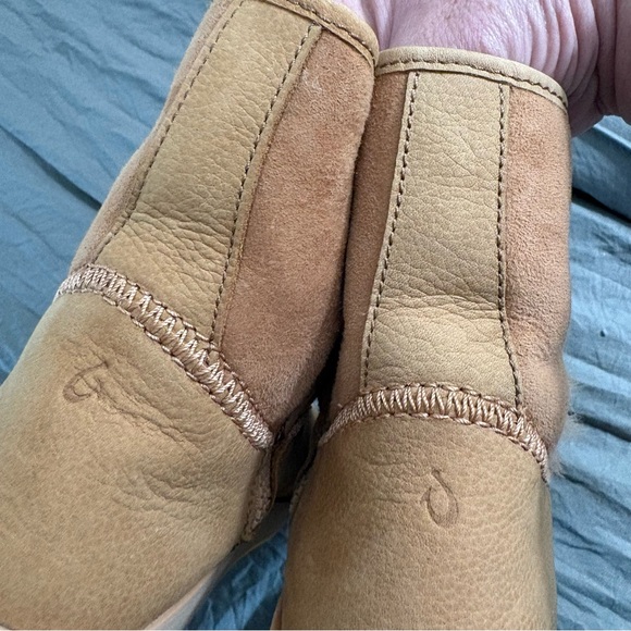 Olukai Pa'ina Hulu Shearling Lined Waterproof Tan Leather Booties. Size 7. - Picture 9 of 16